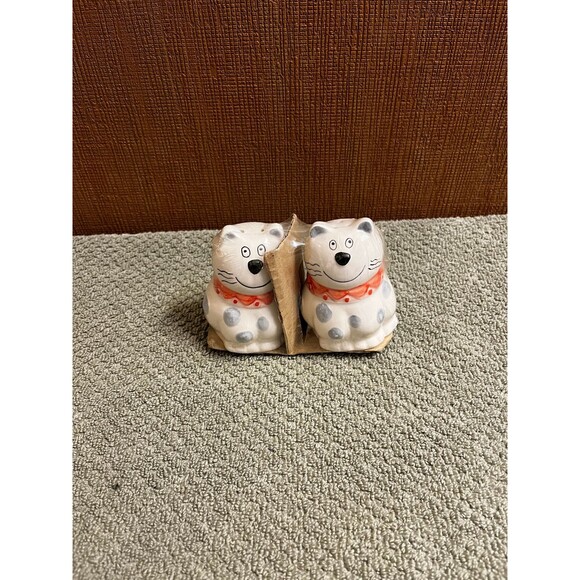 Cute Cat Salt & Pepper Shakers, Napkin Holder, Cups (2) - The Emerald Collection - Picture 8 of 10